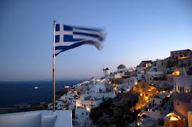 Flag of Greece waving at pole at Santorino, Greece photo – Free Travel Image on Unsplash
